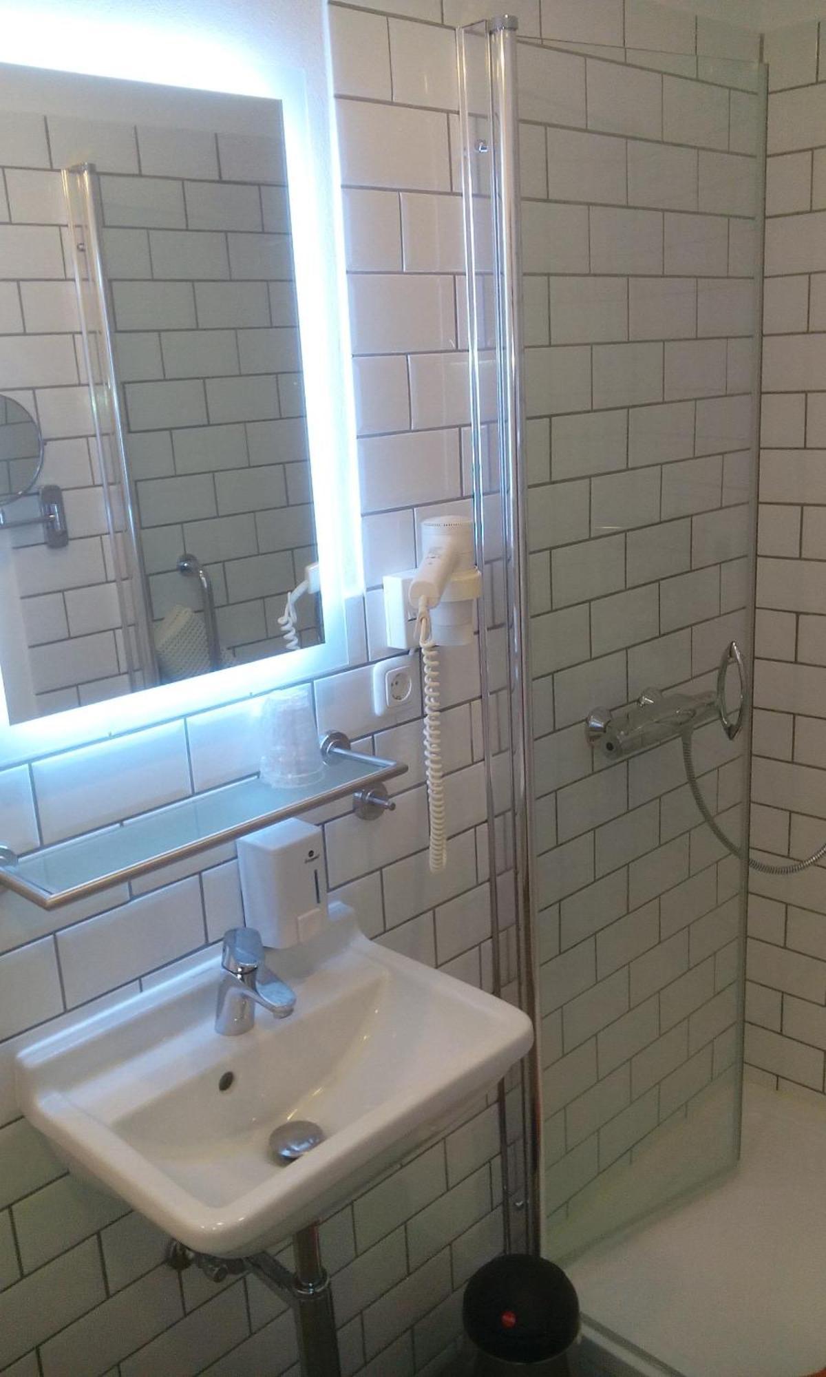 One-Bedroom Apartment,235594421:JPEG